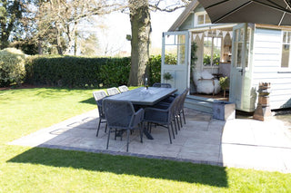 garden-table-and-chairs-set