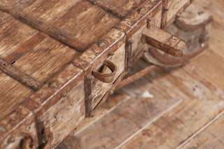moroccan-style-coffee-table-side-detail