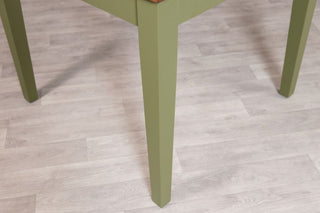 farmhouse-oak-top-small-dining-table-leg