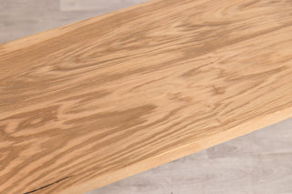 oak-dining-bench-top-close-up