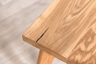 oak-dining-bench-top-close-up