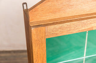 oak restaurant display