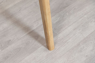 oak-tapered-table-with-stained-oak-top-close-up