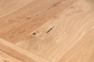 oak-tapered-table-with-stained-oak-top-close-up
