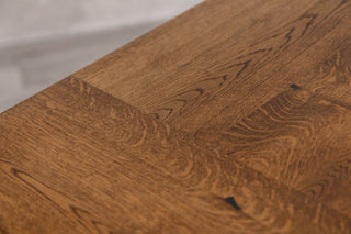 oak-tapered-table-with-dark-stained-oak-top-close-up