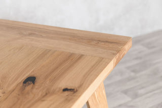 oak-tapered-table-with-stained-oak-top-close-up