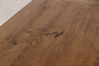 oak-tapered-table-with-dark-stained-oak-top-close-up