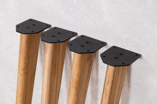 oak-tapered-table-legs-close-up