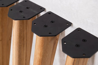 oak-tapered-table-legs-close-up