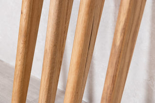 oak-tapered-table-legs-close-up