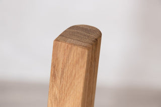 oak-tapered-table-legs-close-up