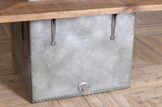 metal-base-of-olive-tree-table 