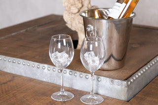 wine-glasses-on-table