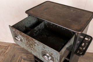 open-drawer-waiter-station