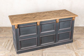panelled shop counter