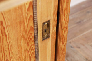 sliding-door-close-up