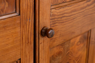 vintage-pitch-pine-cupboard-handle
