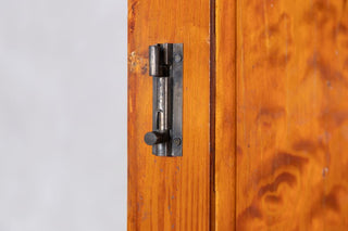 vintage-pitch-pine-cupboard-hinge