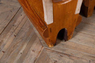 vintage-wooden-gym-saddles-close-up