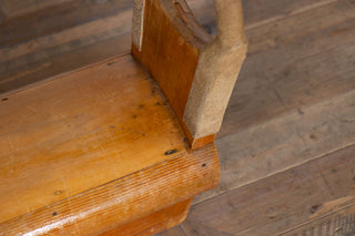 vintage-wooden-gym-saddles-close-up
