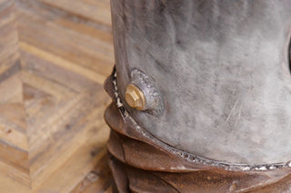 pressure-gauge-table-smaller-gauge-close-up