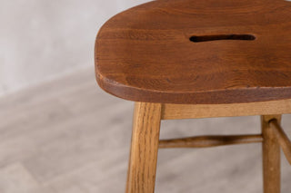 oak-stool-seat