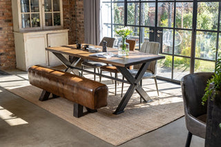 nelson-dining-chairs-around-dining-table