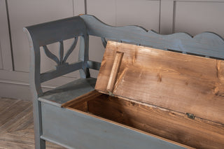hall-bench-storage-detail