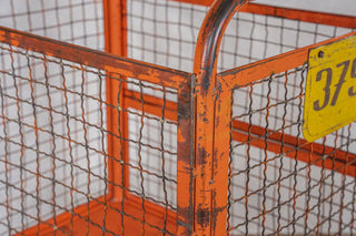 metal-trolley-close-up