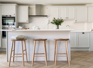 ludlow-breakfast-bar-stool-lifestyle