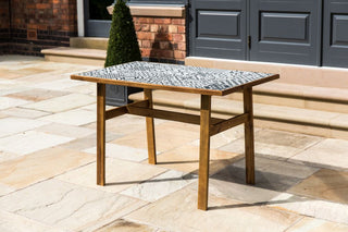 restaurant-style-table