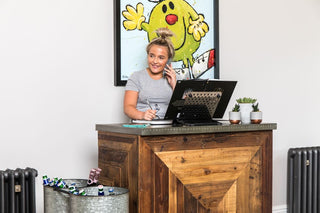 restaurant-waiter-station