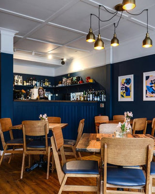 oslo-chairs-in-coffee-shop