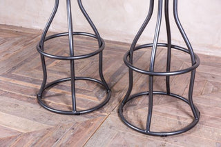 round bar stool
