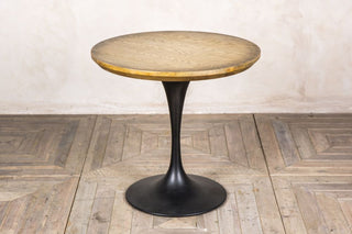 round restaurant table