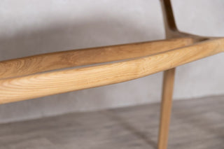 rowan-dining-table-wooden-top-natural-close-up