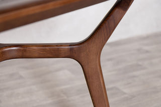 rowan-dining-table-wooden-top-walnut-close-up