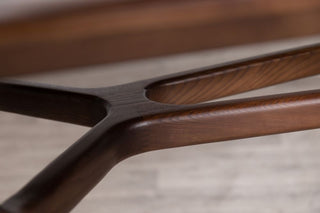 rowan-dining-table-wooden-top-walnut-close-up