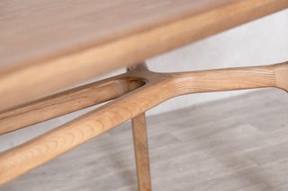 rowan-dining-table-wooden-top-weathered-oak-close-up