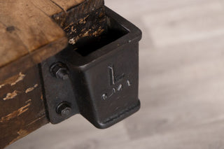 metal-detail-coffee-table