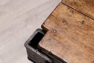 corner-of-coffee-table