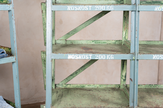 shelving unit