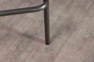 shoreditch-stool-concrete-leg