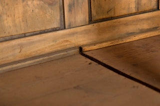 kitchen-sideboard-leg-shelf-close-up