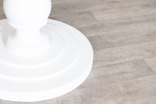 single-pedestal-round-table