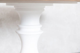 single-pedestal-round-table