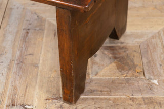 vintage-slatted-wooden-bench-style-b-close-up