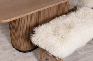 st.-moritz-yeti-bench-with-ashfield-dining-table-close-up
