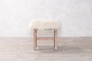 natural-fur-bench-front-view