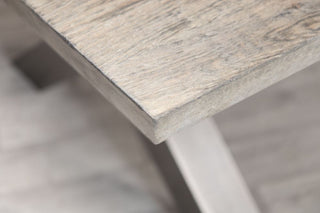 stamford-table-corner